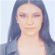 Profesora de inglés que imparte clases para personas de todas las edades